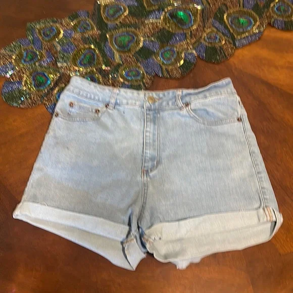 Forever 21 Jean Shorts Light Wash Size Large - Picture 1 of 3